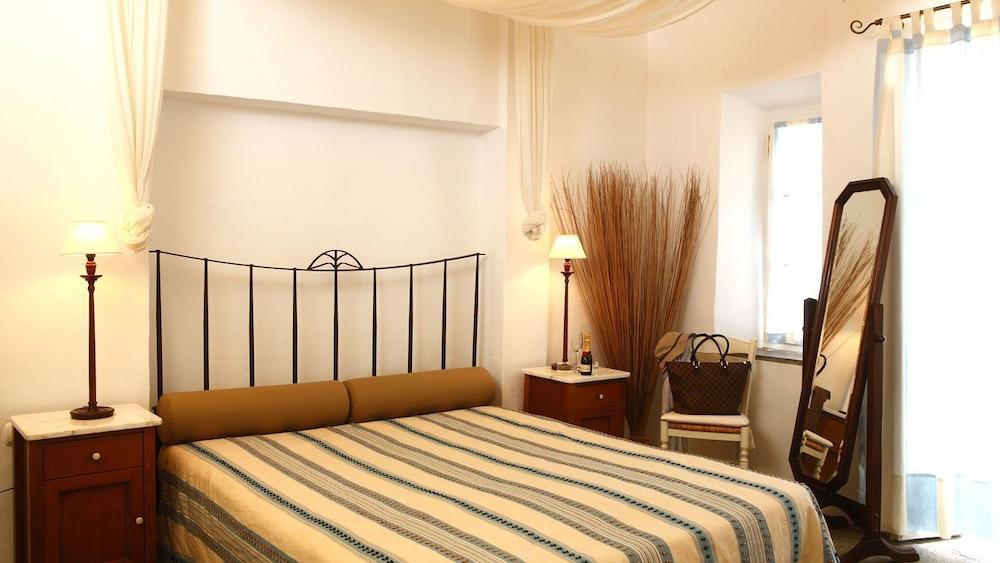 Niriedes 4*