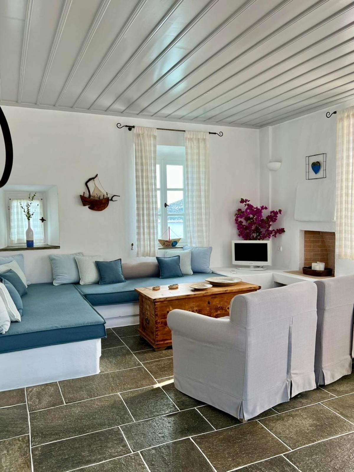 νηρηίδες Platis Gialos (Sifnos)
