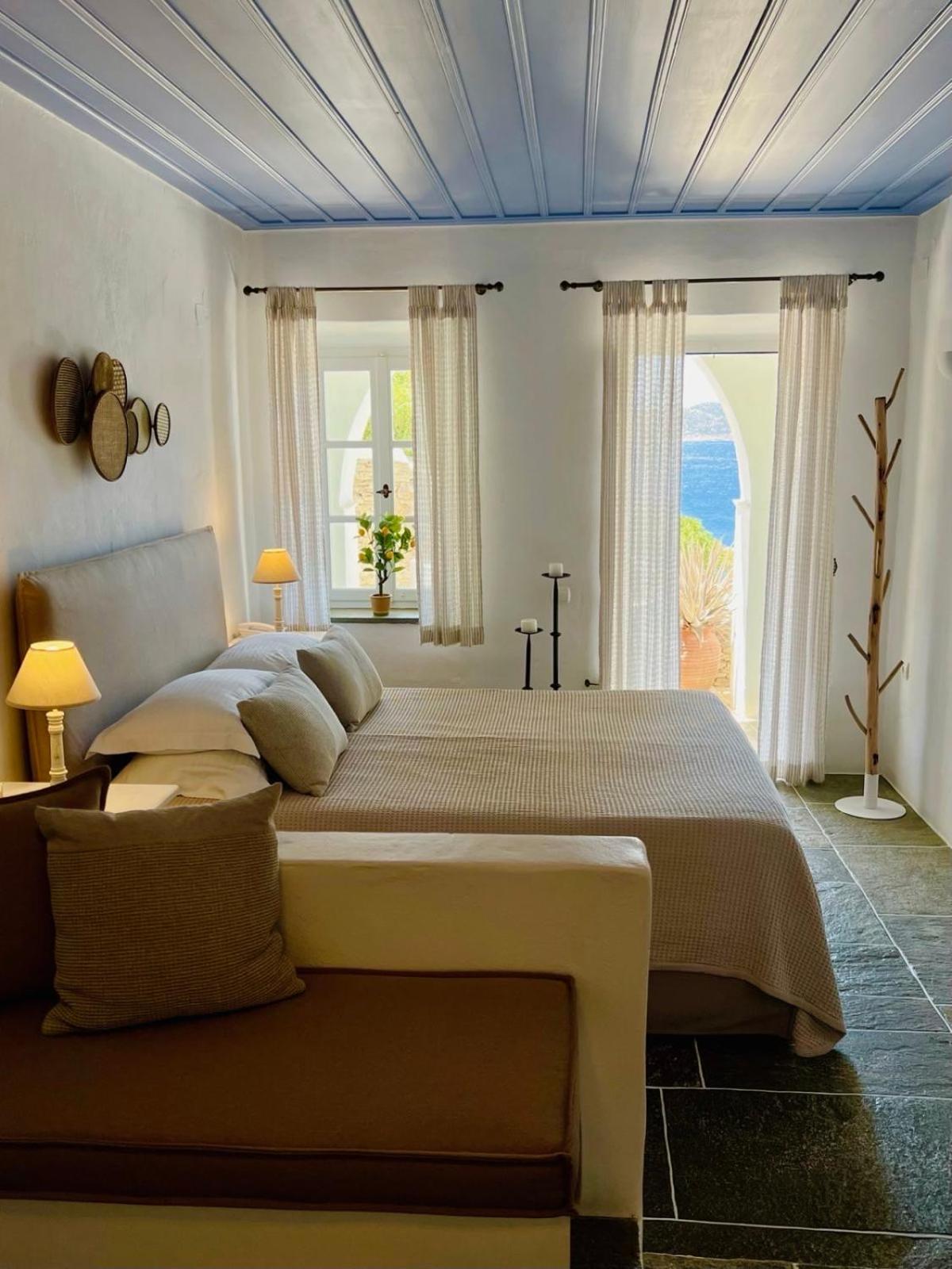 Апарт-отель Niriedes Platis Gialos (Sifnos)